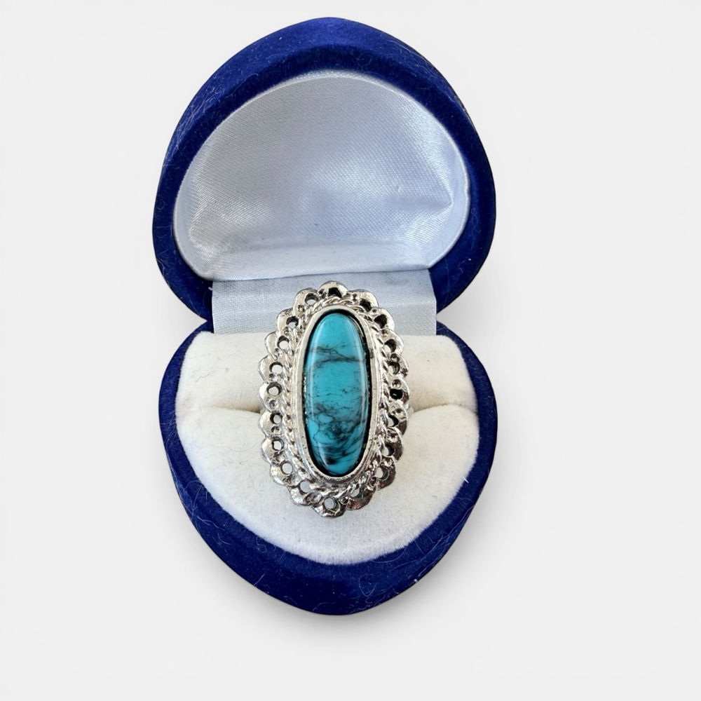 Vintage Southwest Style Silver Tone Ring with Blue Turquoise Glass Stone.